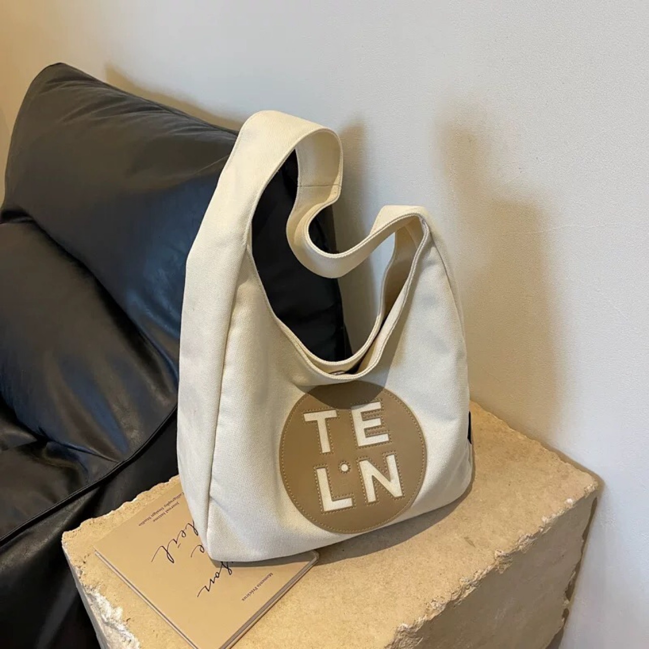 Free shipping designer Canvas Bag for Women Niche High-End Versatile Student Shoulder Tote Bag Ins Style Casual Commuter Bag Tote Bag