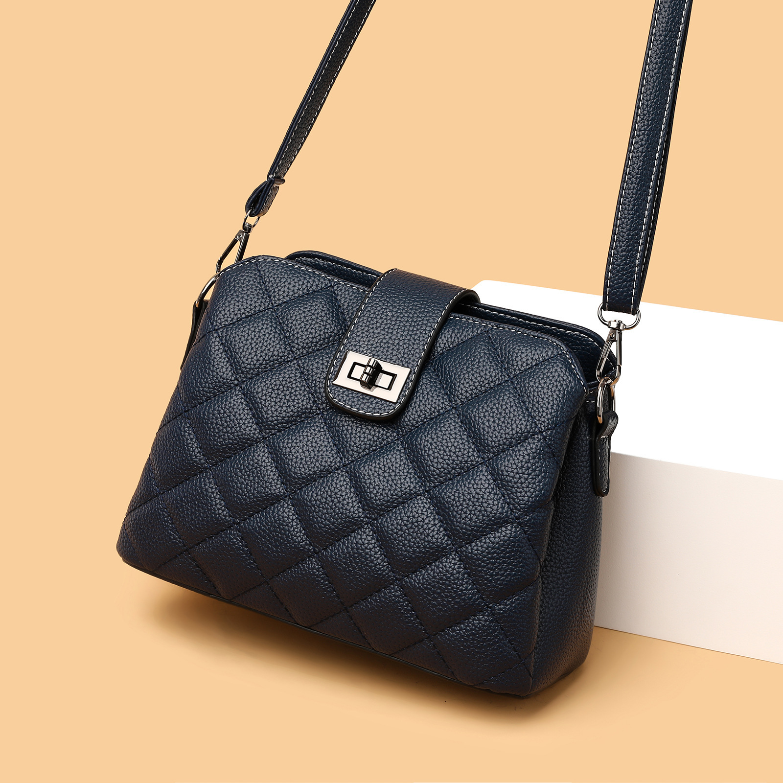 Free Shipping Designer Bag 2025 New Simple Korean Style Fashion Quilted Doctor Bag Cowhide Versatile Shoulder Luxury Bag Crossbody Bag Large Capacity 
