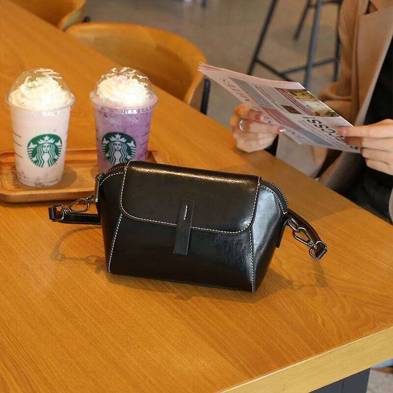 Oil Wax Cowhide Leather Cross Body Small for Women Fashionable and Versatile Shoulder Shell Hand Ladies Casual Phone Bag