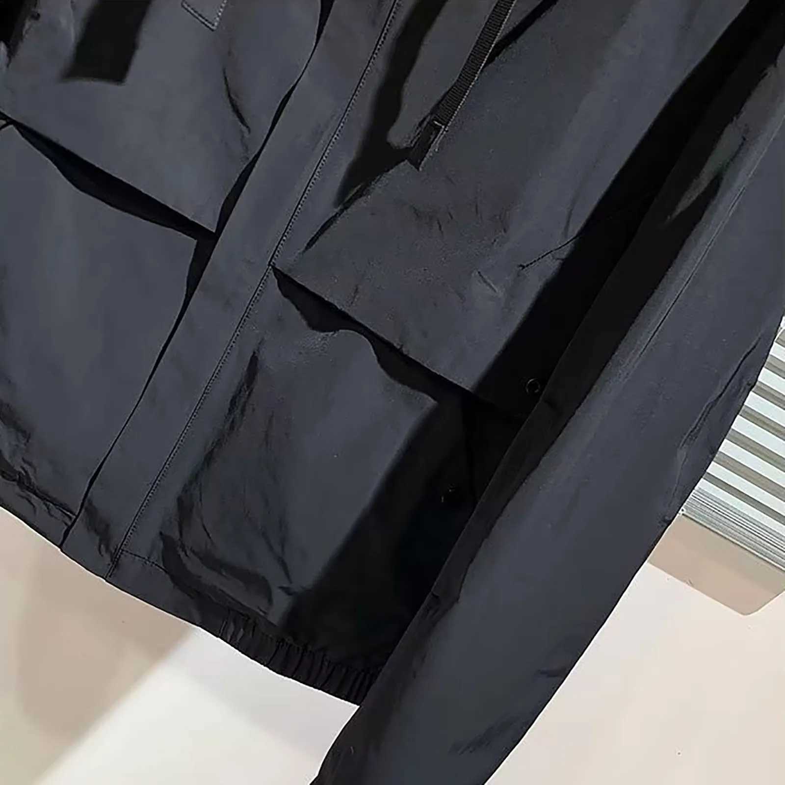 Mens Jacket Loose Casual Loose Cropped Design Coat With Pocket Outdoor Fashion Sports Wear Windbreaker Men Raincoat XJ250621