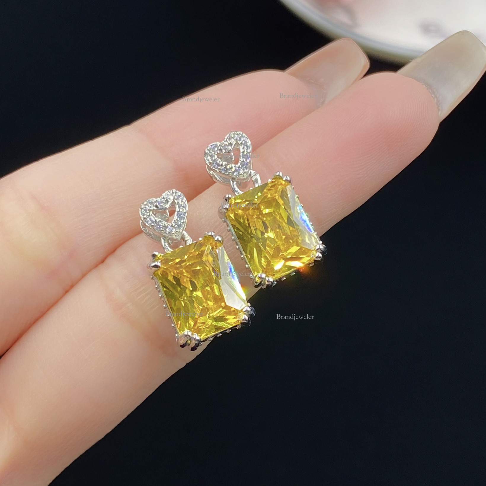 Golden Zircon 2025 New Model Heart Back Simple Rectangular Imitation Yellow Crystal Open Ring Designer Necklace Women's Elegant Pendant Free Deli