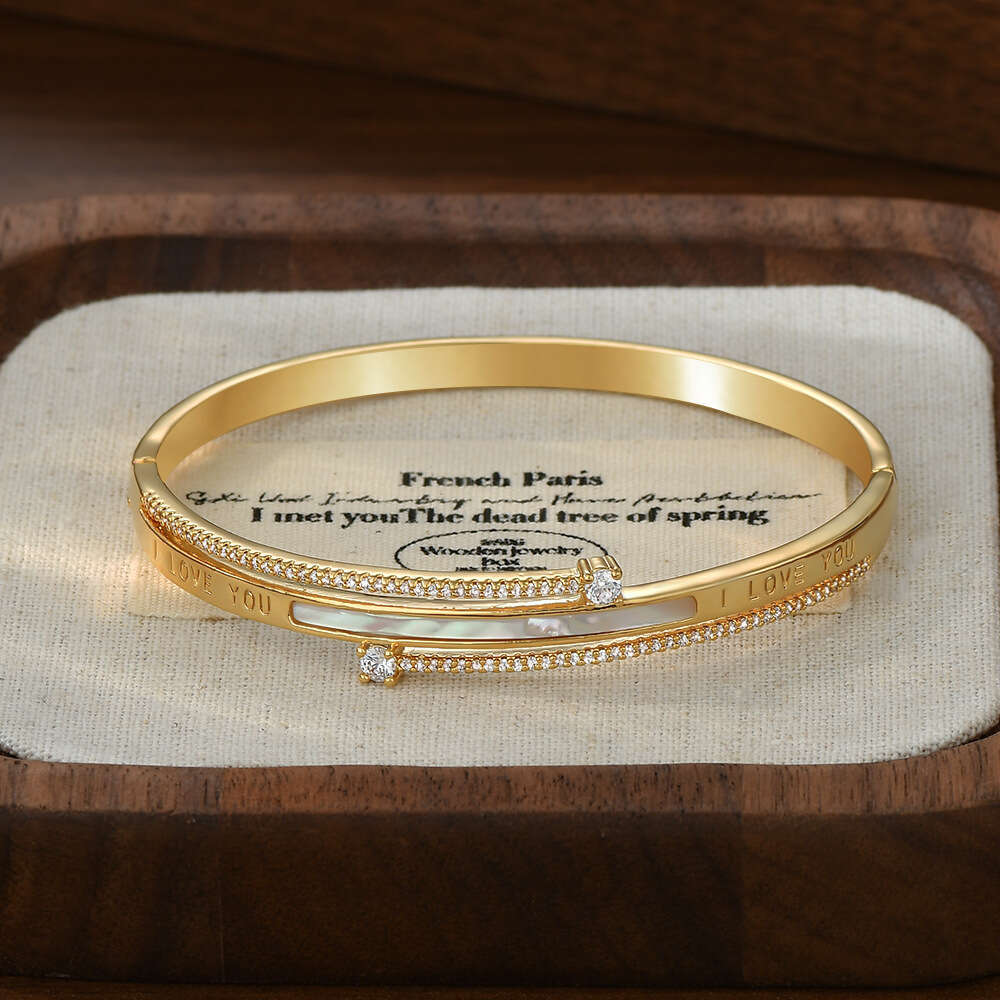 Autumn Winter New Real Gold Plated Micro Inlaid Zircon Personality Bracelet for Women High-end Natural Shell Bangle