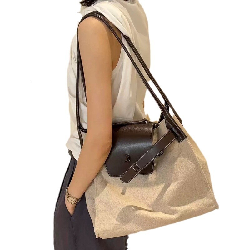 Free shipping designer bag 2024 Spring Summer New Casual Versatile Belt Canvas Tote Bag Shoulder Bag Tote Bag Large Square Bag Women Bag New