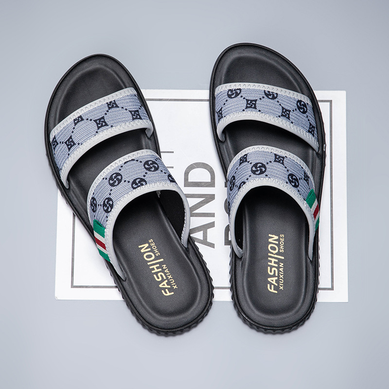Designer's summer new flip-flops, outdoor fashionable and trendy men's sandals, casual soft-soled anti-slip slippers, breathable canvas men&