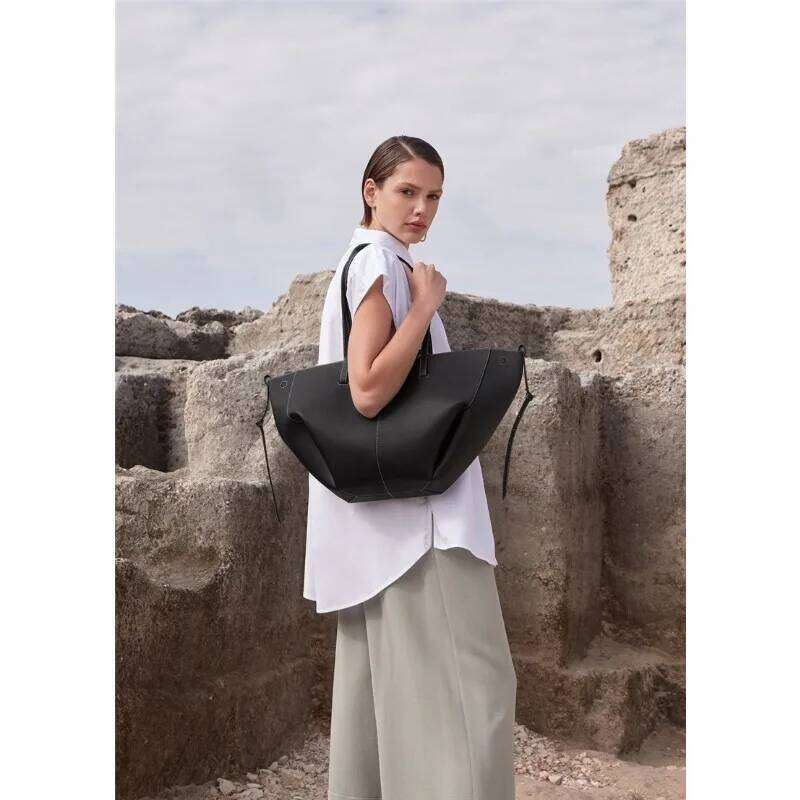 High Quality Women's Large Capacity Tote Pleated Po Handbag, Single Shoulder Armpit Bag, Fashionable And Trendy Bag