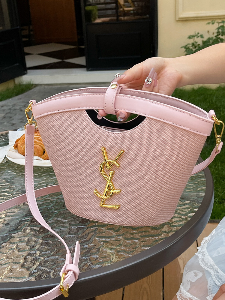 Designer clothing 2025 new Spliced woven pattern women's bag Trendy and Luxurious Single - shoulder Bucket Bag