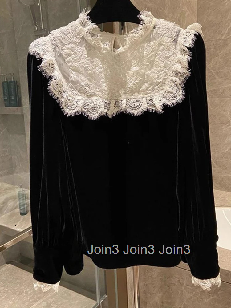 Velvet Blouses Women 2025 Blusas De Mujer Patchwork Lace Long Sleeve Vintage Shirts Fashion Korean Loose Blouse Oversized Tops