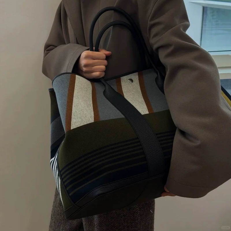 Free shipping designer bag 2025 Spring Summer New Fashion Versatile European and American Style Striped Garden Bag Handbag Tote Bag Large Capacity Wom