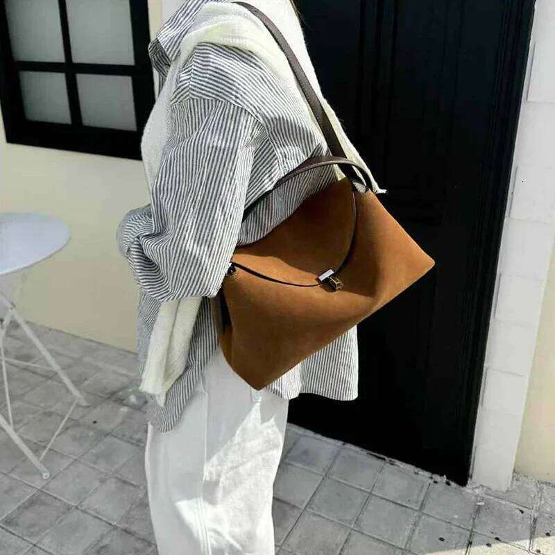 Large Capacity Fashionable Neutral Minimalist Style Genuine Leather Shoulder Bag With Internal Layer Polyester Lining