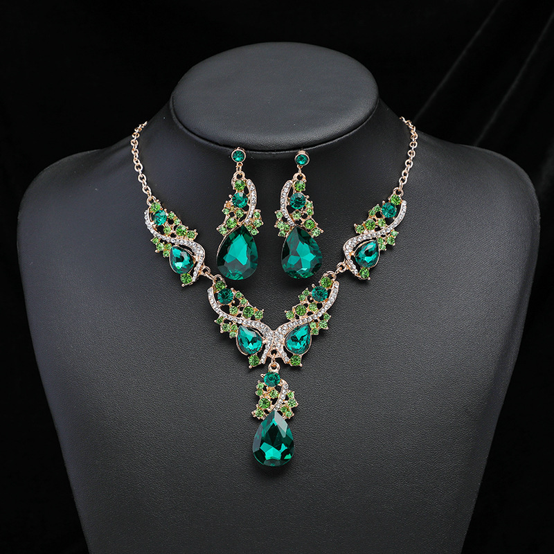 New Exaggerated Statement Necklace Earring Set Luxury Gemstones Natural Crystals with Cross Mirror Accents Perfect for Dresses