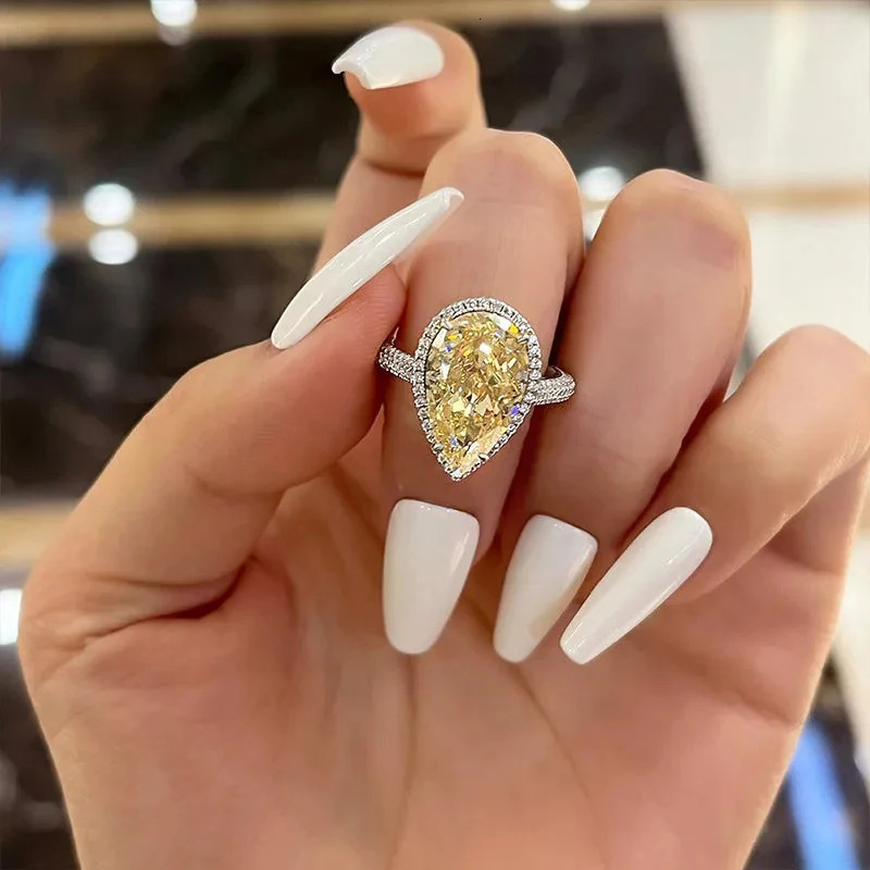 Huitan Big Pear Yellow/Pink Cubic Zirconia Rings for Women Wedding Engagement Band Accessories Gorgeous Ladies Jewelry 250617