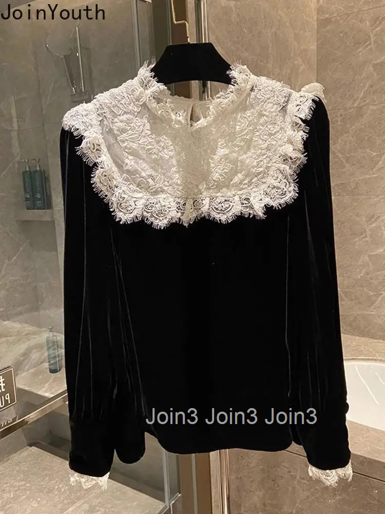 Velvet Blouses Women 2025 Blusas De Mujer Patchwork Lace Long Sleeve Vintage Shirts Fashion Korean Loose Blouse Oversized Tops