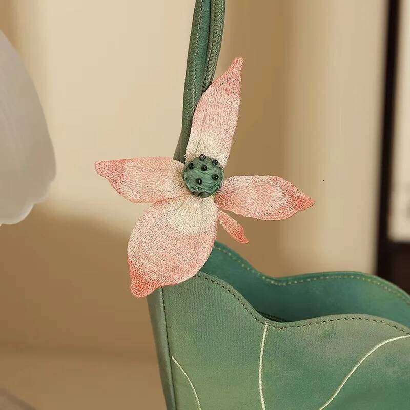 Chinese Style Shoulder Bag Women Exquisite Floral Embroidery Original Designer Handbag 2025 New In Elegant Fashion Female Bags