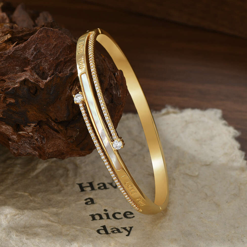 Autumn Winter New Real Gold Plated Micro Inlaid Zircon Personality Bracelet for Women High-end Natural Shell Bangle
