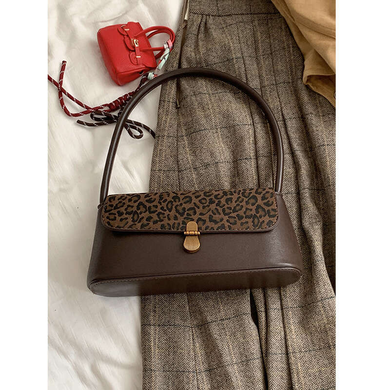 designer bag Niche Commuter Underarm Women's 2024 New Leopard Print Shoulder Bag Fashion Matte Handbag