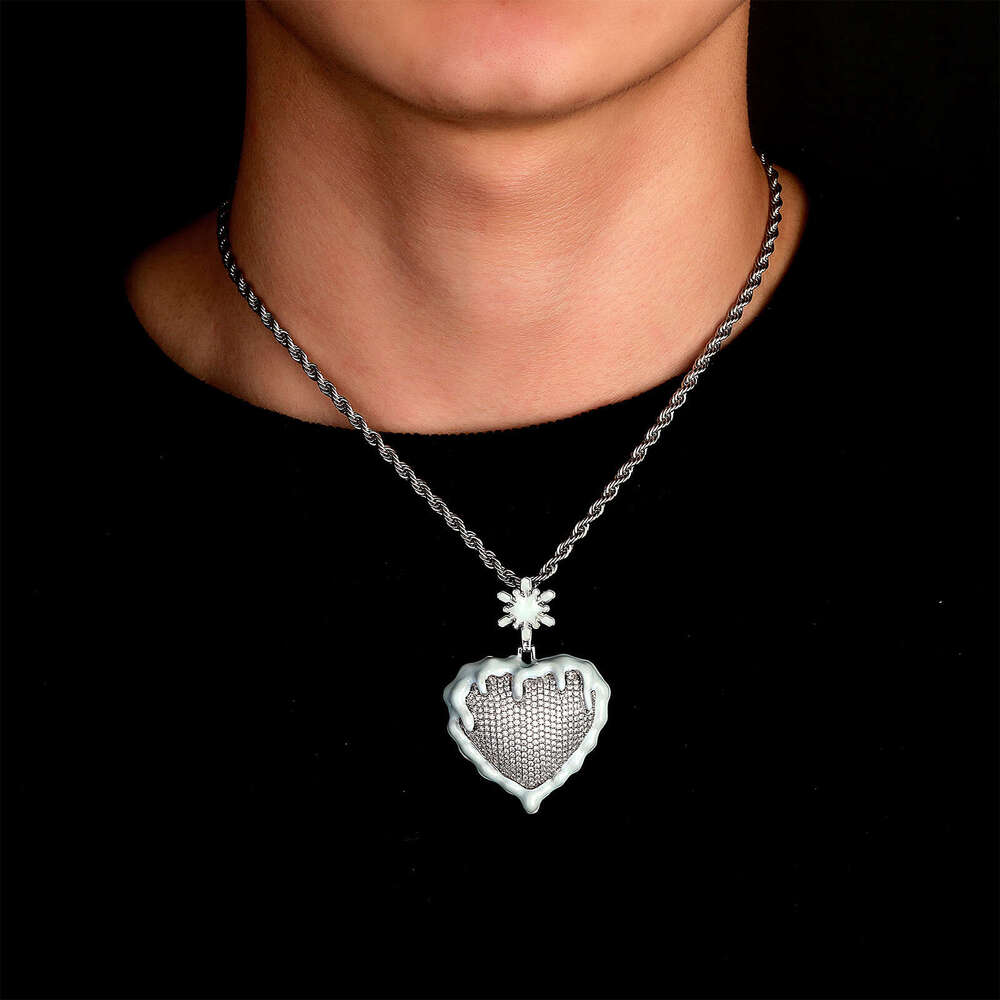 Hip Hop Drip Sweater Chain Oil Painting Glow Live Heart Fashion Disco Pendant Necklace