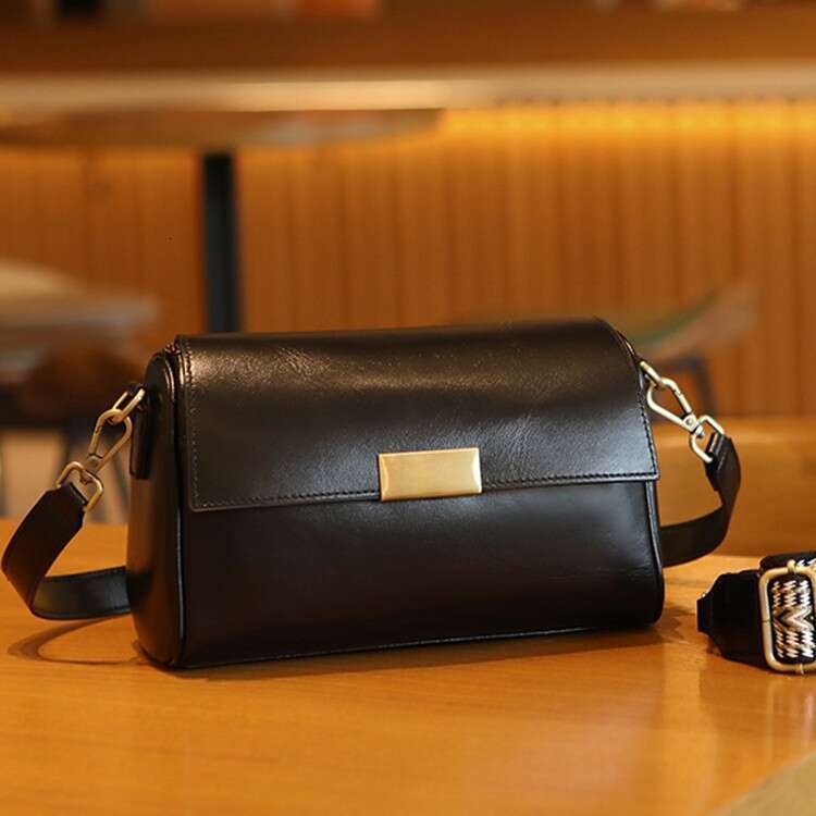Top Layer Cowhide 2025 New Underarm for Women Fashion Crossbody High-Quality Genuine Leather Shoulder Bag