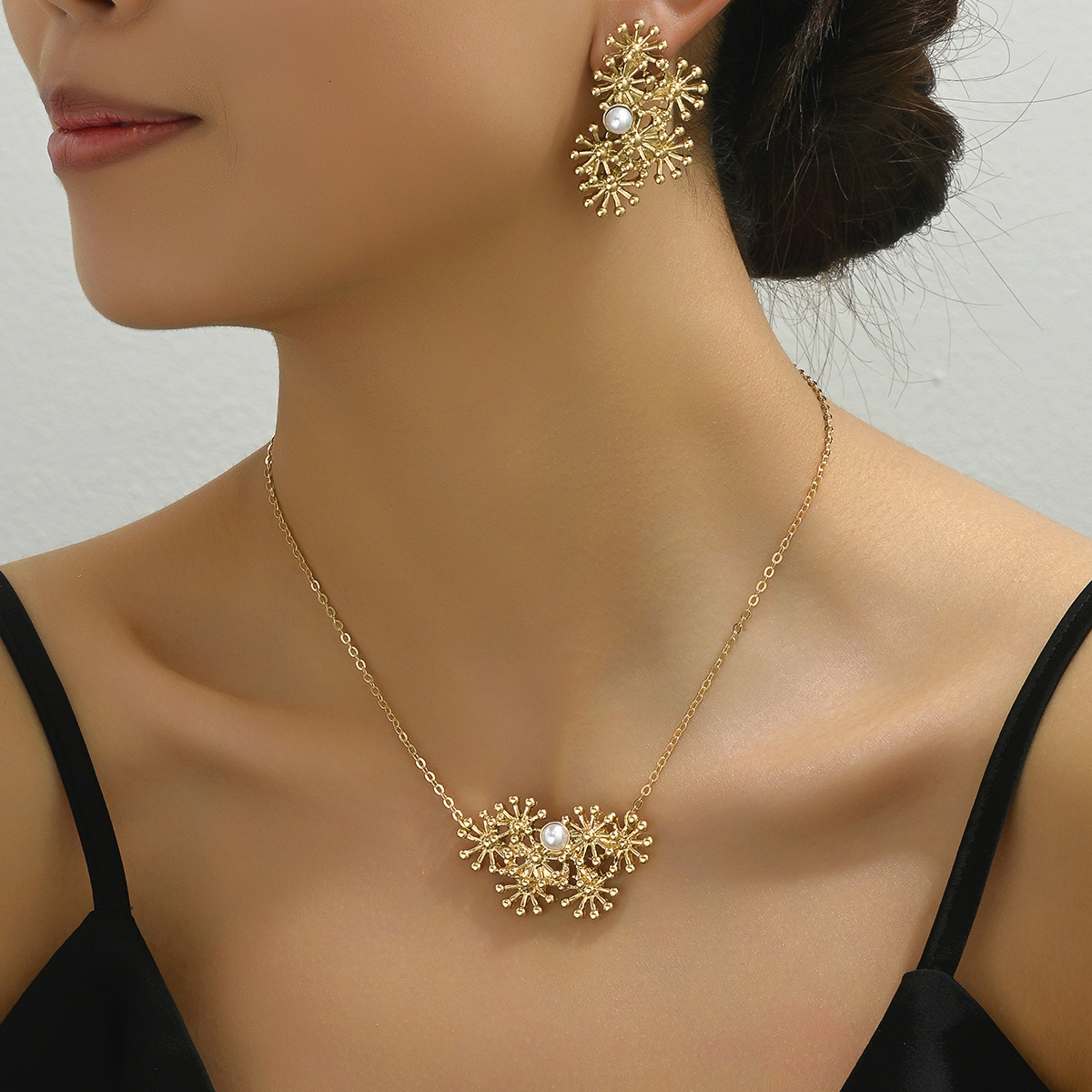 Fashion Suower Design Women's Earrings Necklace Set Personality Style Pearl Inlaid Clavicle Chain