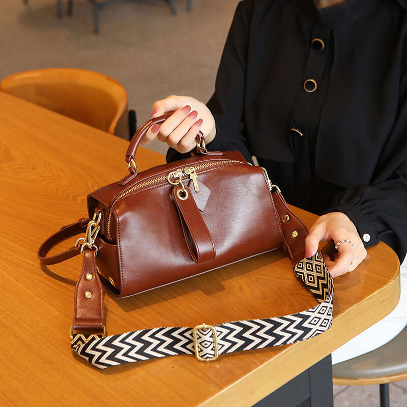 Handbag Niche High-end Small Square with Wide Strap, Handbag, Single Shoulder Crossbody Boston Pillow Bag