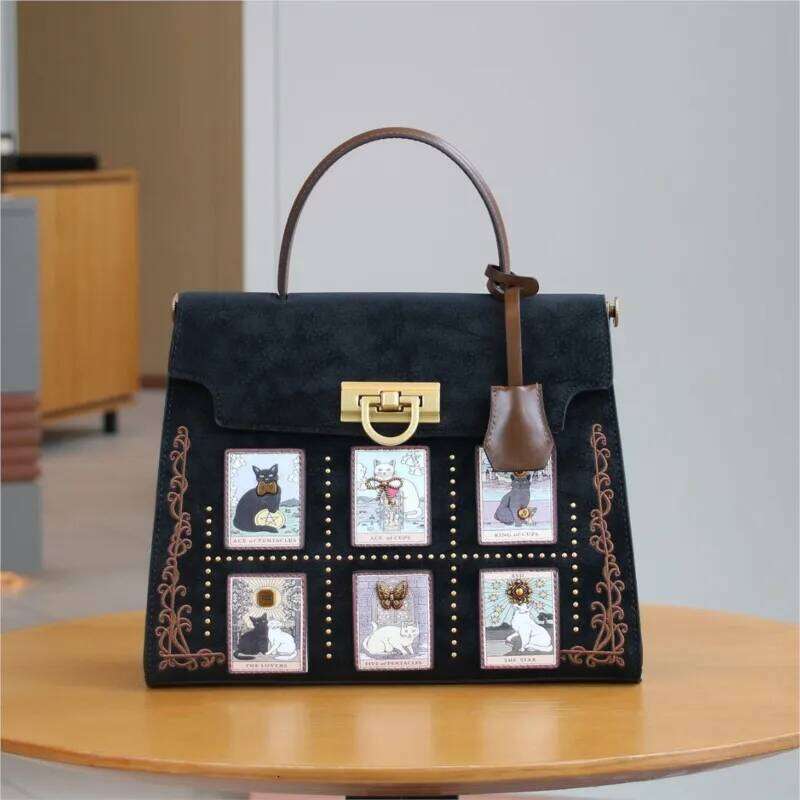2025 New Women's Fashion Niche Design Light Large Capacity Commuter Handbag Single Shoulder Tote Bag