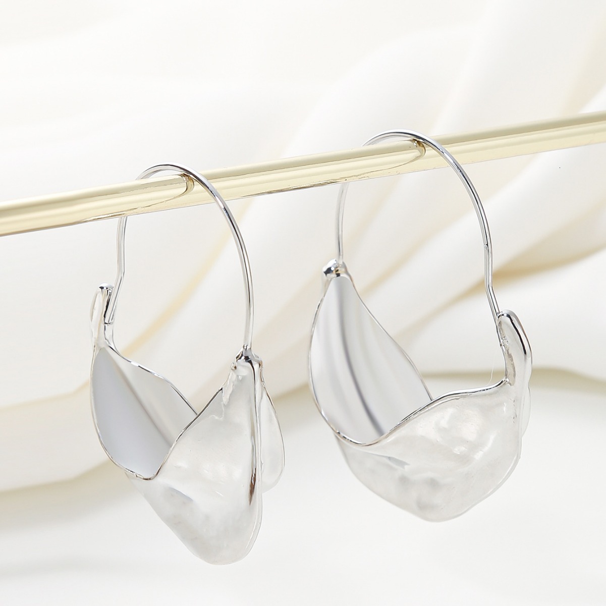 Fashion American Style Irregular For Women, Unique Alloy Metal Stud Earrings, Simple Earrings And Ear Pendants