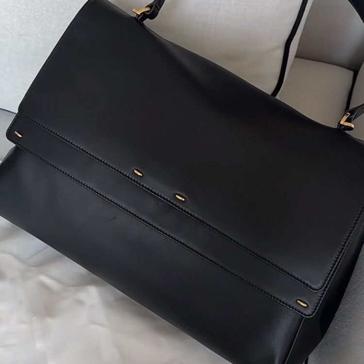 Free shipping designer bag Wholesale Fashion Casual Backpack High-end Commuter Laptop Bag Large Capacity Simple Business Backpack Student School Bag