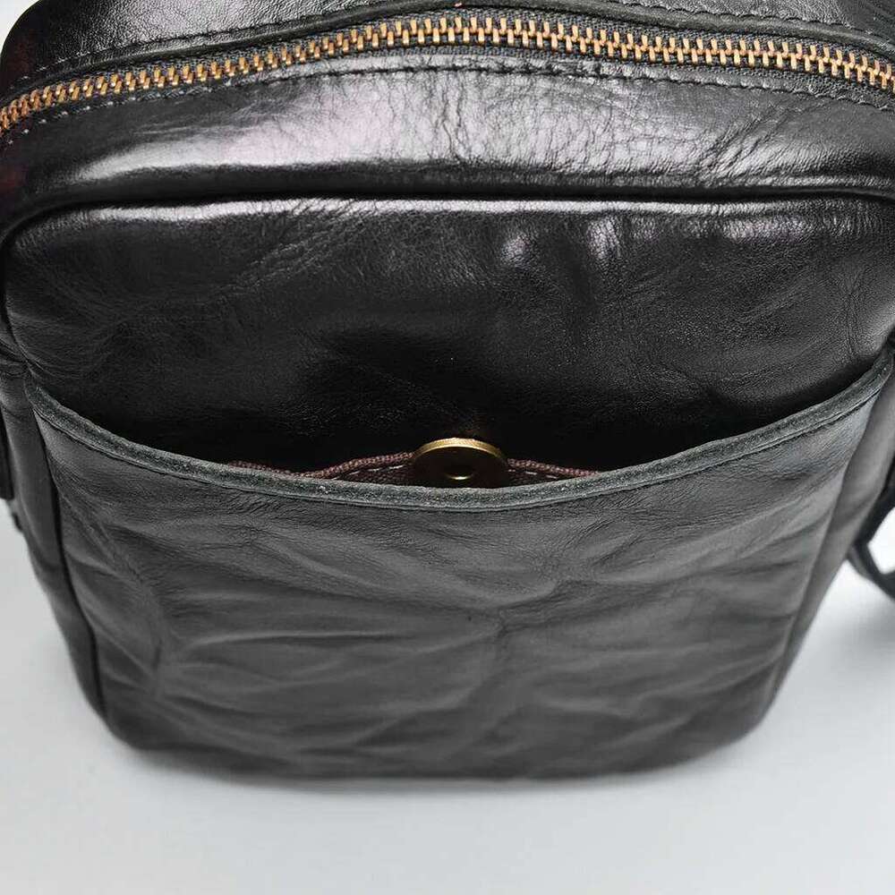 Men's Retro Oil Leather Genuine Messenger Portable Shoulder Pocket Small Backpack Crossbody Bag For Casual Use Men Bags New