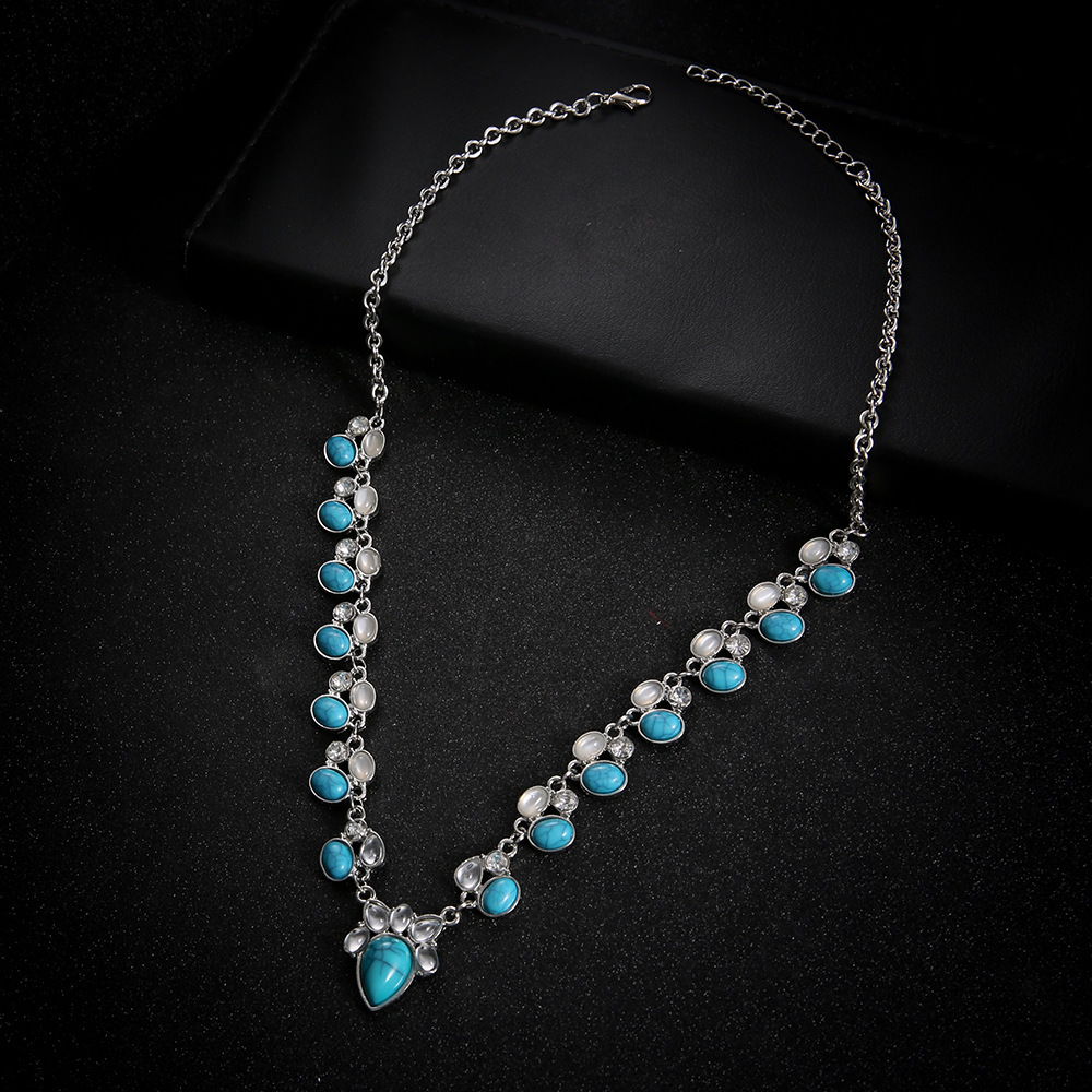 Turquoise Inlaid Personalized Bohemian Style White Green Flower Design Luxury High-End Necklace druzy jewelry