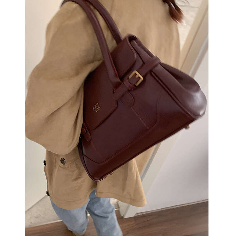 designer bag High-end Handheld Commuter for Women 2024 New Autumn Winter Niche Large Capacity Bag