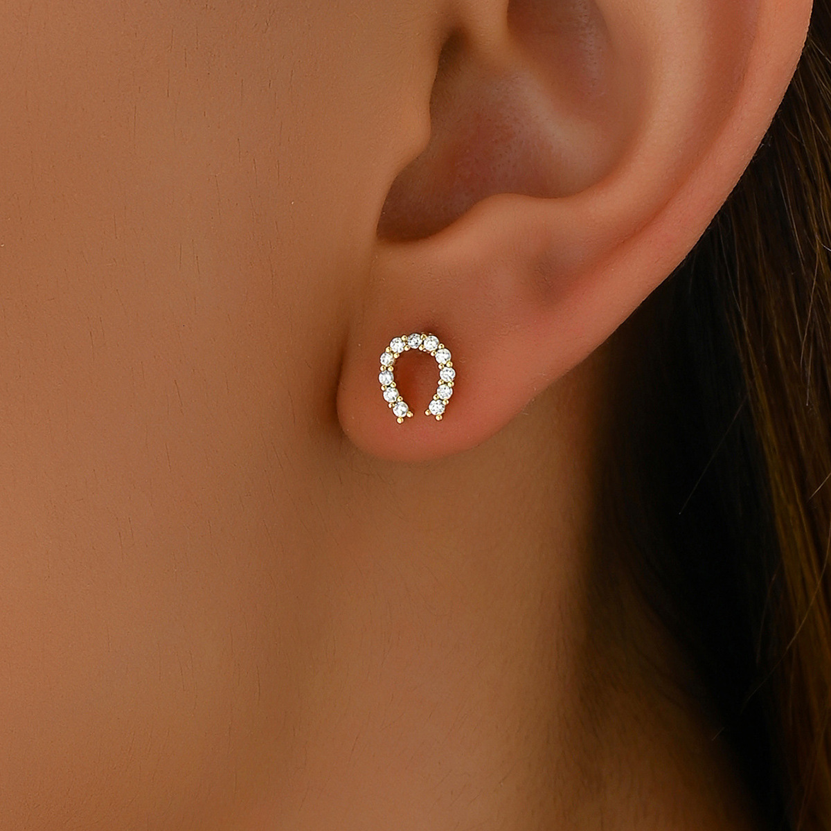 Simple Korean Women's Clege Style Personality U-Shaped Horseshoe Design Inlaid Zircon Studs High-End Earrings