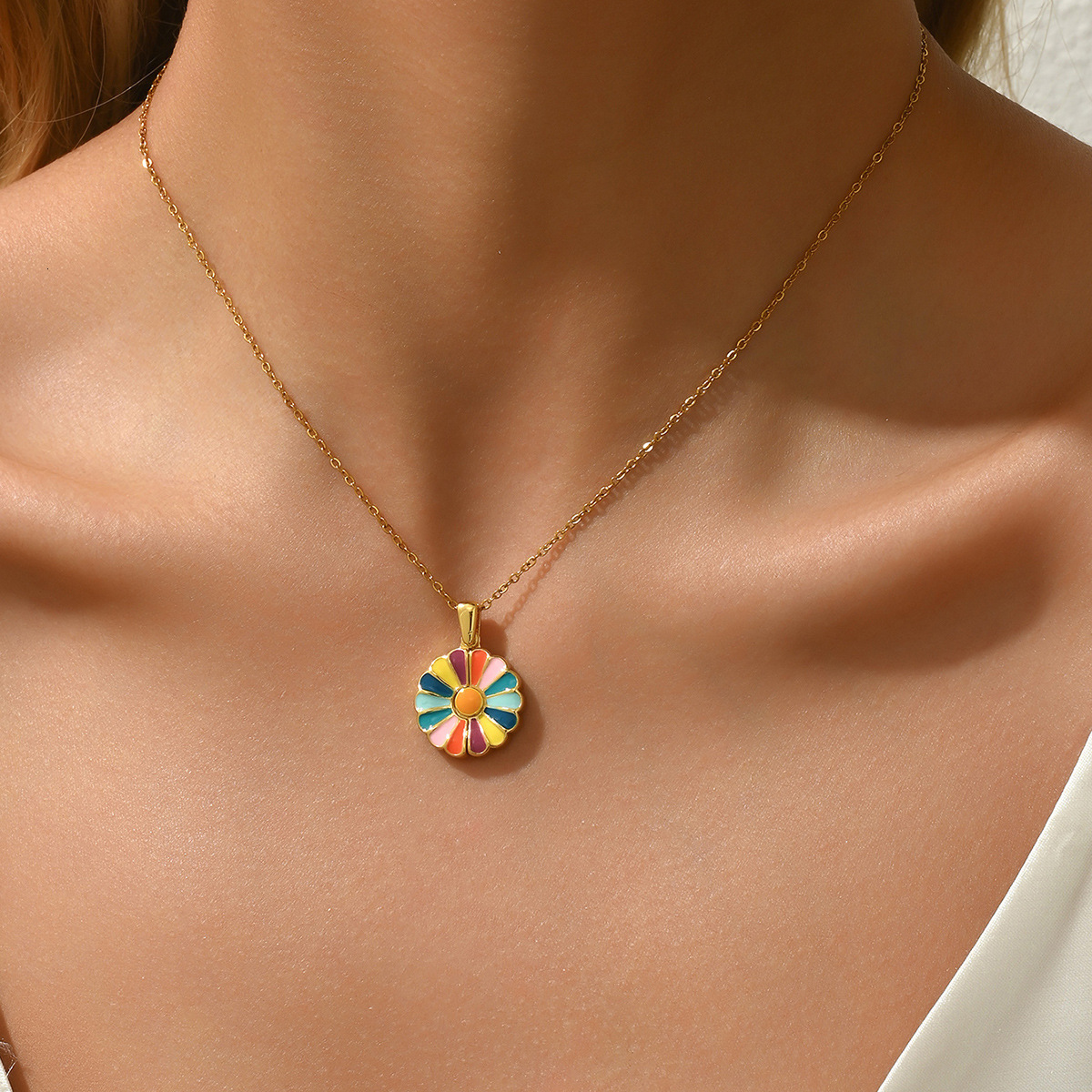Unique Open And Close Suower Design Personality Oil Drip Craft Clavicle Chain Elegant Necklace