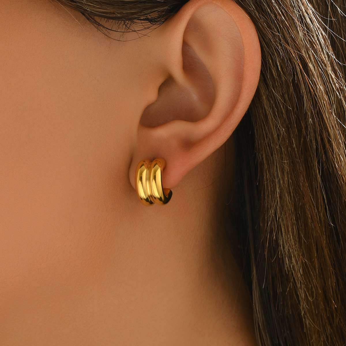 Women's C-Shaped Light High-End Glossy Design Stud Versatile Earrings For Women