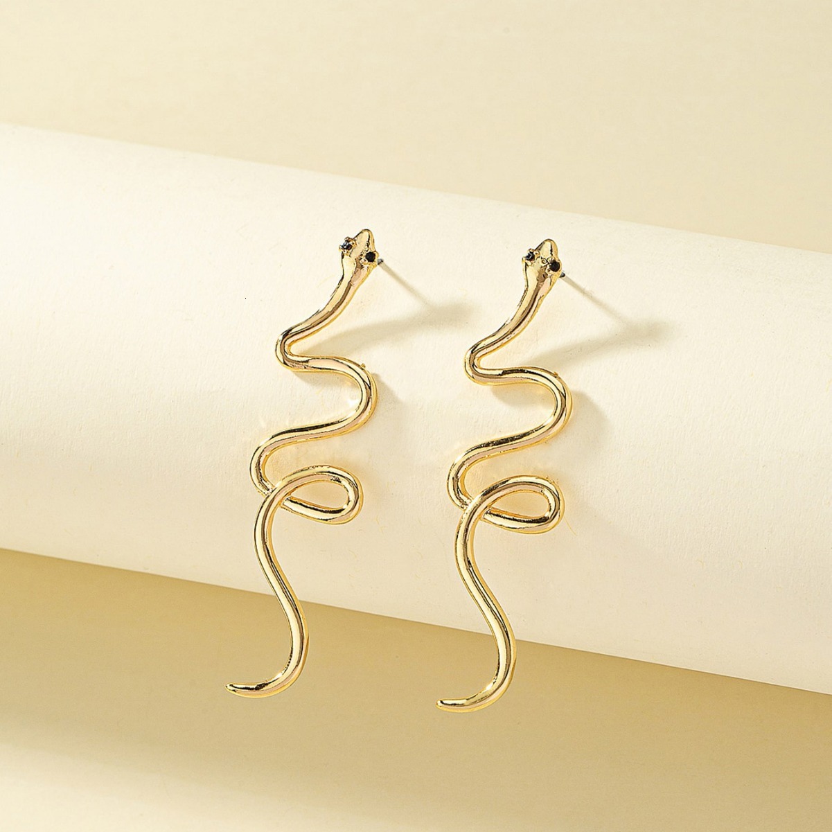 Style Creative Metal Snake-Shaped Simple High-End Sense Inlaid With S Curved Design Earrings Internet Celebrity Ear Jewelry