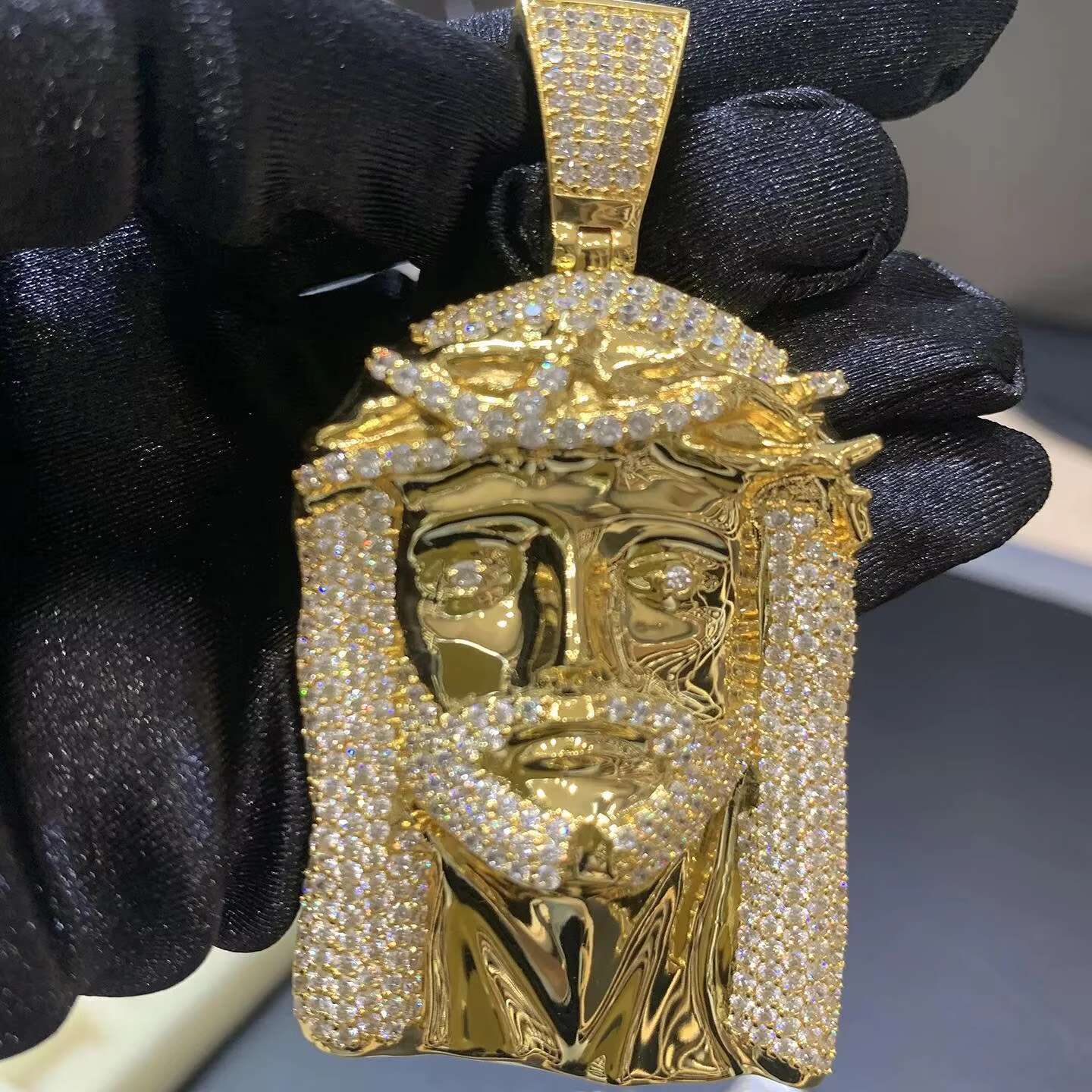 Moissanite VVS Diamond Jesus Piece Pendant In 18K Gold Hip Hop Iced Out Religious Necklace For Men