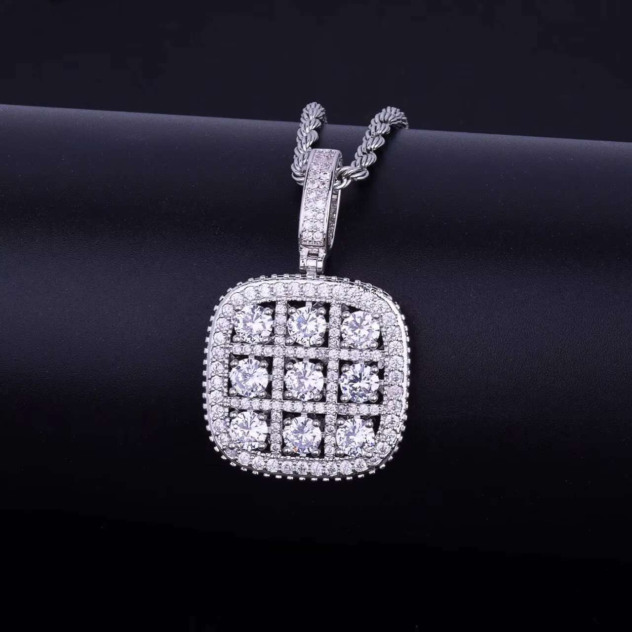 New Arrival Luxury 18K Gold .925 Silver Square Solitaire Pendant Hip Hop Style Moissanite Necklace Flooded Ice Style