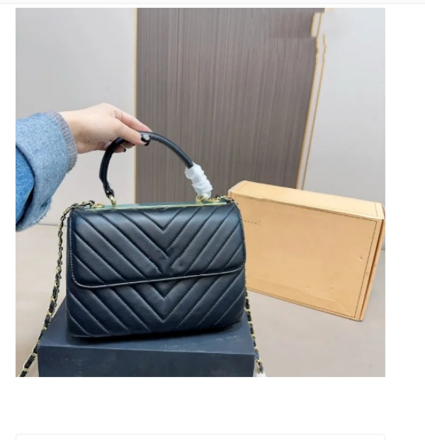 Handheld Trendy Chain Bag totes Cosmetic Bag women Fashion shopping shoulder bag handnags wallet Underarm bag crossbody messenger bag Luxury designer bags purse