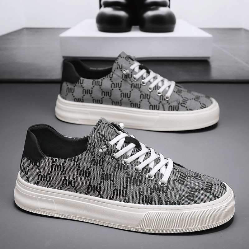 Designer shoes: New men's all-season breathable fabric board shoes, trendy and versatile casual and fashionable white sneakers, trendy sports men