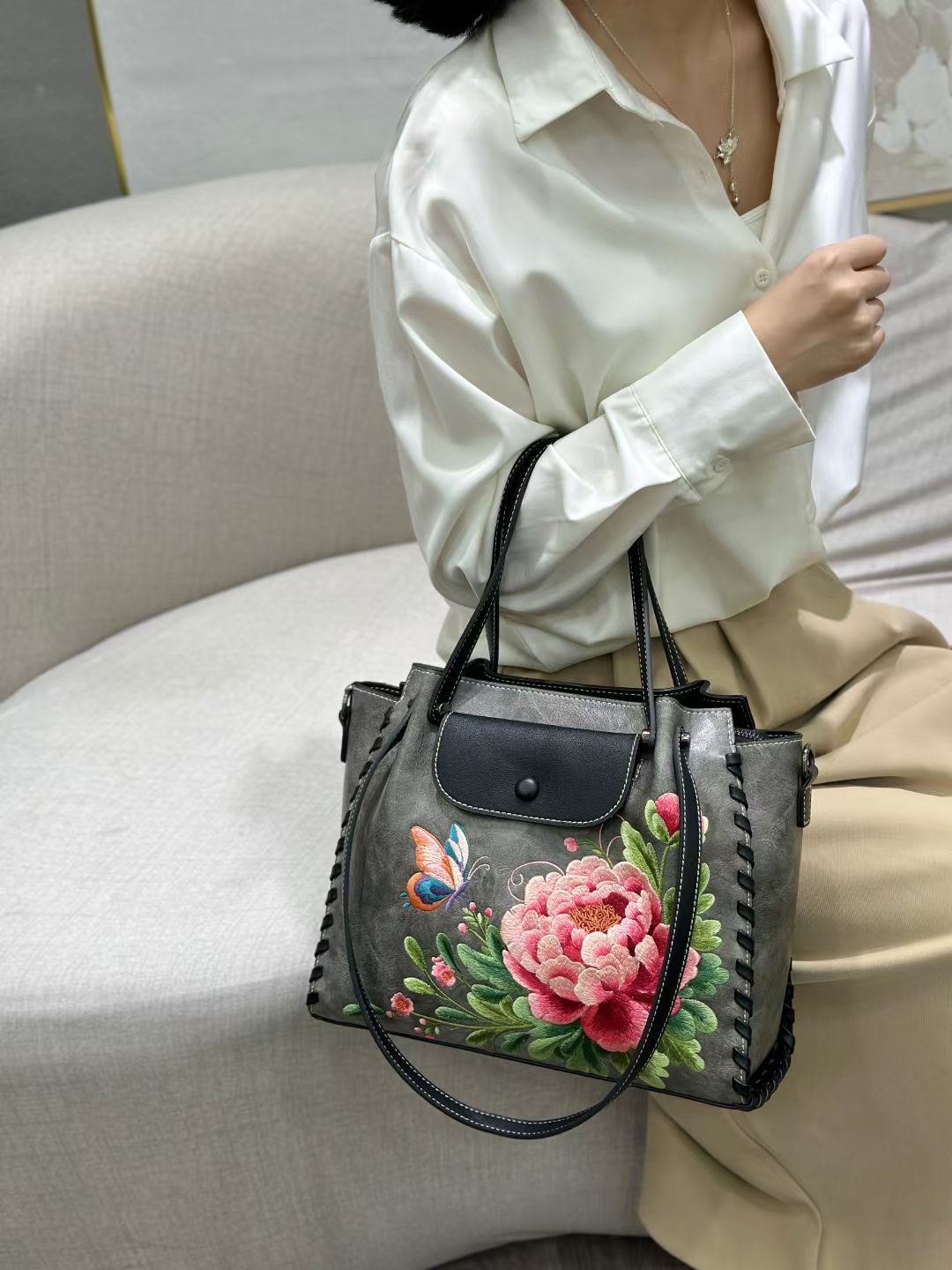 RH8890 Chinese Floral - Embroidered Handbags designer bag Support customization