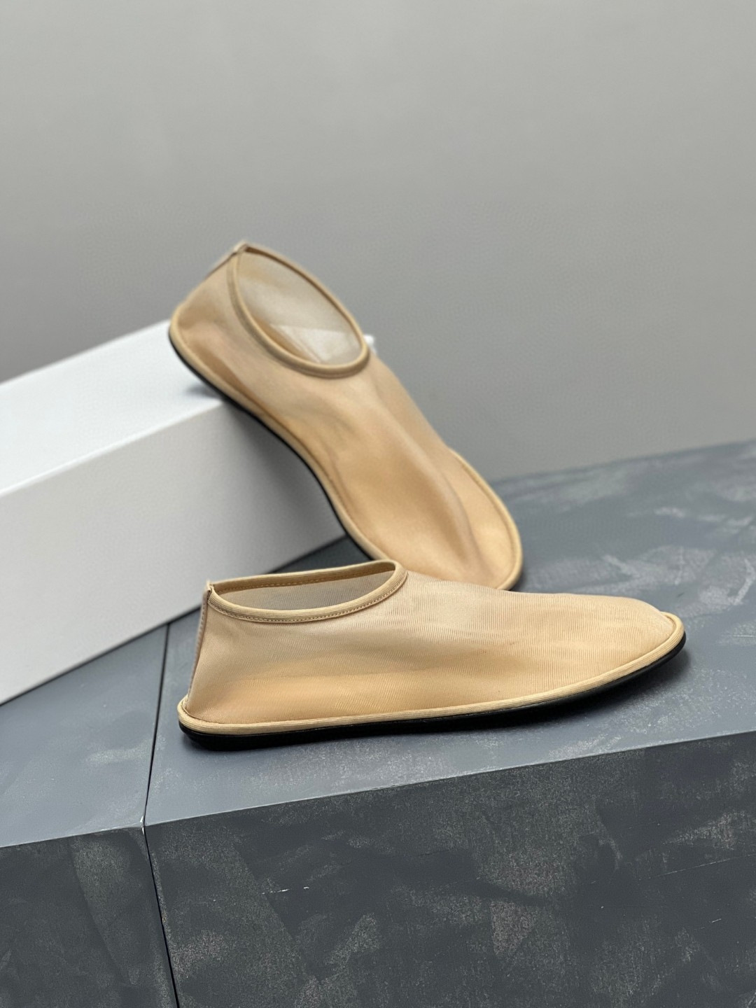 Designer Casual Stylish Fashion Ballet Flat Shoes Woman Mesh Hollow Outs Mary Jane Shoes Beach Summer Walking Shoes Women Sandals