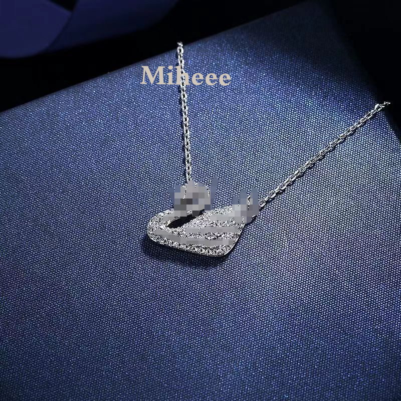 Women Swan Beating heart Diamond Pendant Necklace Fashion Jewelry 14K Gold Swan designer necklace INS Style Necklace emotional Gift for Women Express Their Love