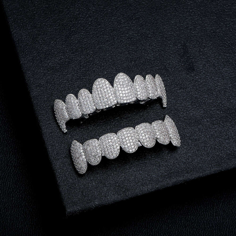 Micro Paved Full Dia Hip Hop Vampire Fangs Halloween Trendy Men Eight Teeth Gold Braces