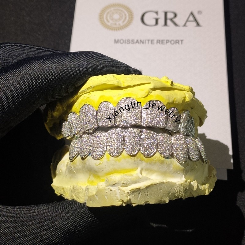 Custom Moissanite S925 Silver Teeth Grillz Silver Diamond Bling Tooth Grills for Men Women High-End Jewelry Pass Test