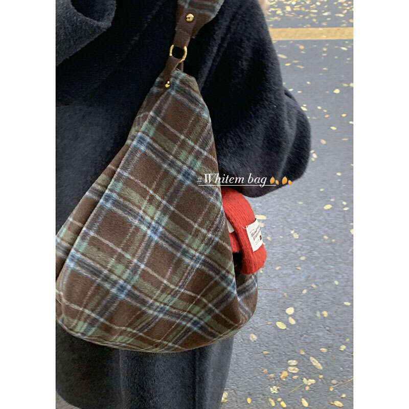 designer bag Academy Style Large Capacity Female Student Underarm 2024 New Wool Plaid Tote Shoulder Bag