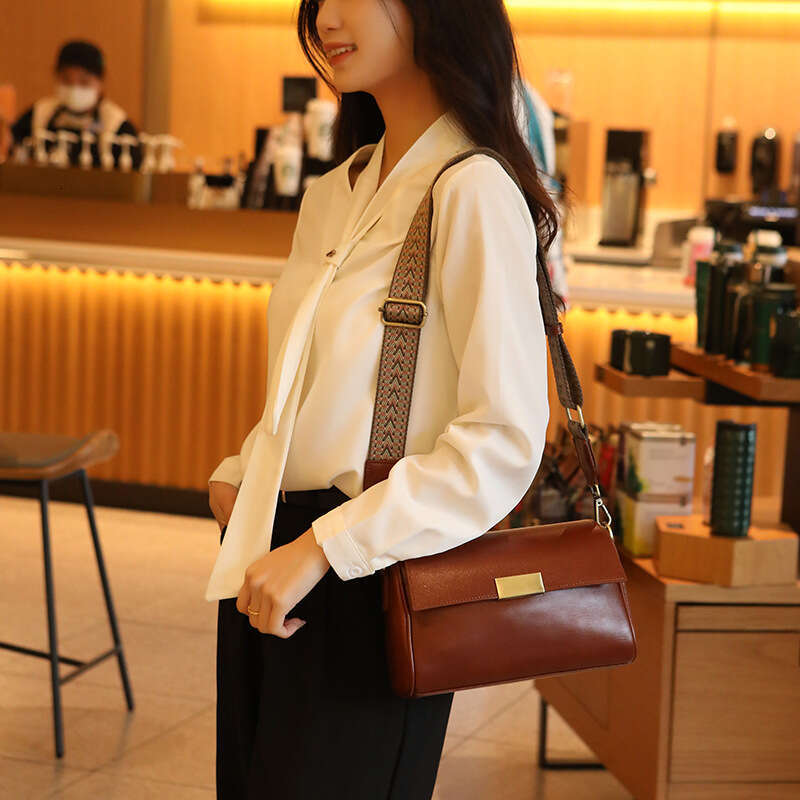 Top Layer Cowhide 2025 New Underarm for Women Fashion Crossbody High-Quality Genuine Leather Shoulder Bag