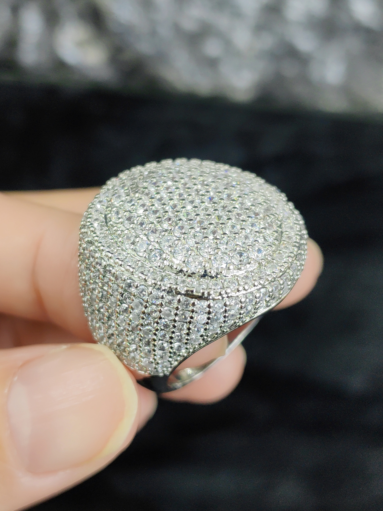 Luxury New Arrival Round Ring Silver Inlaid Full Diamond Personalized Hip Hop Streetwear Couple Accessory Ring