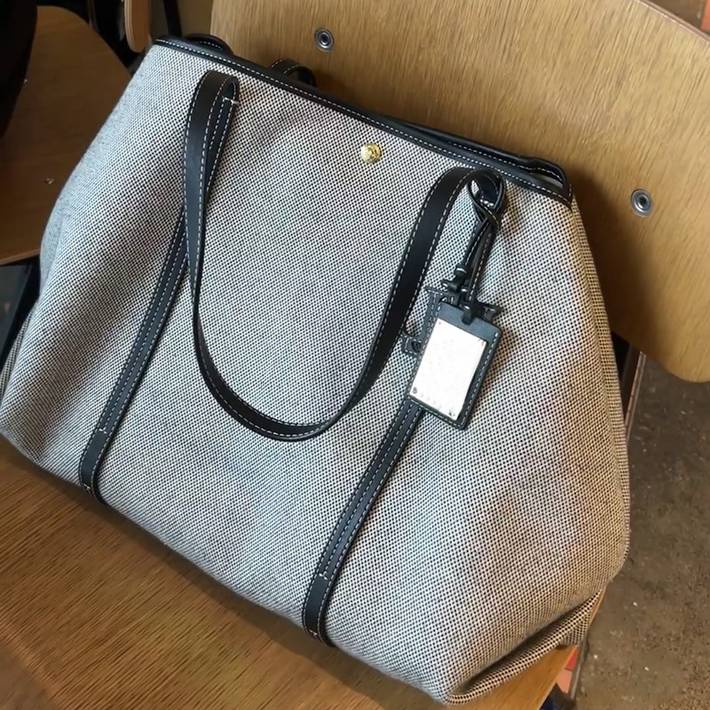 Free shipping designer bag 2025 Spring Summer New Casual Versatile Canvas Tote Bag Large Capacity Commuter Mommy Bag Women Bag Personality Trend