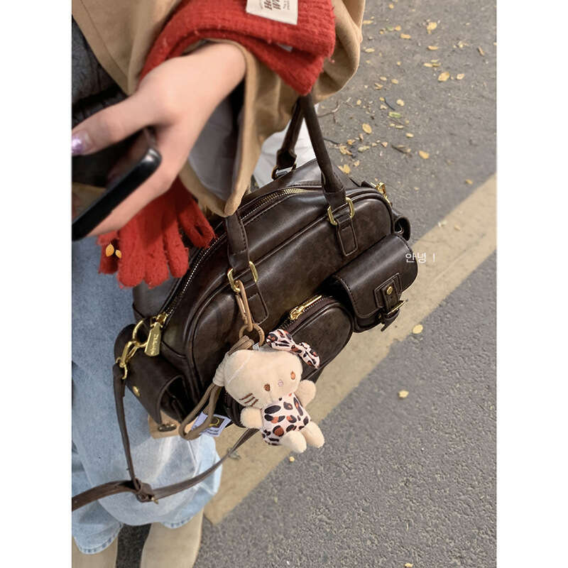 Handheld Bowling Ball for Women 2024 New Niche Texture Underarm Large Capacity Commuter designer bag Shoulder Bag
