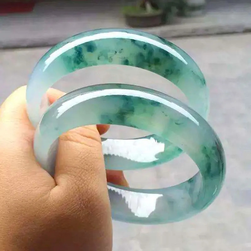 Natural Chinese Green Jade Bracelet Charm Fashion Jadeite Jewelry Accessories Hand Carved Women Lucky Amulet Gift250616