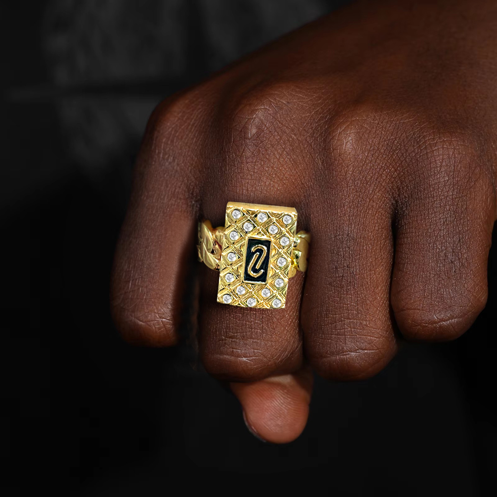 Luxury Lightweight Hip Hop Minimalist Ring Moissanite rings High-End Unique Letter Design Fashion Gold Inlaid Versatile Finger Ring Through diamond te
