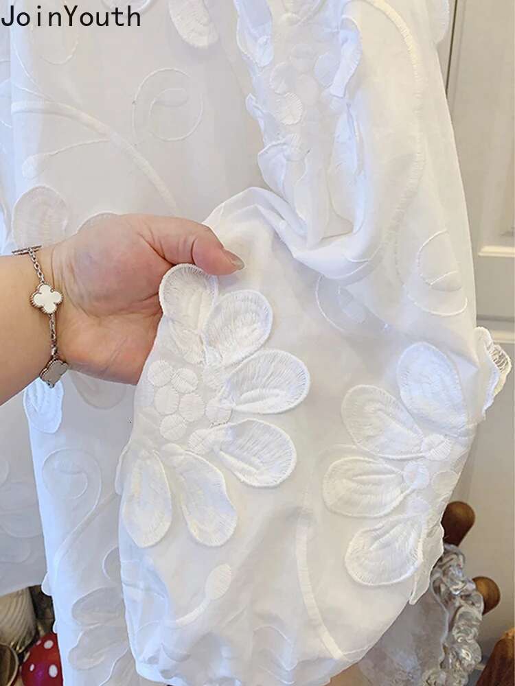 2025 Blusas Mujer De Moda White Blouses Women Clothing O-neck Long Sleeve Floral Shirts Loose Fashion Sweet Korean Blouse Tops